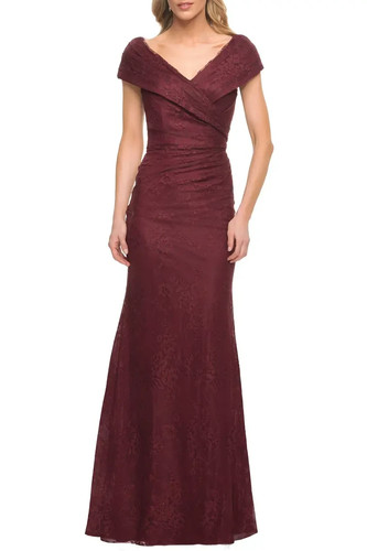 Femme lace off the - the, shoulder